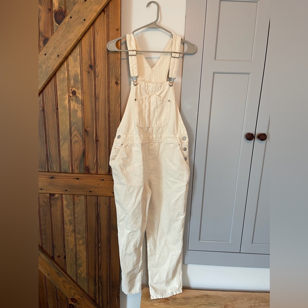 Old navy women’s overalls white